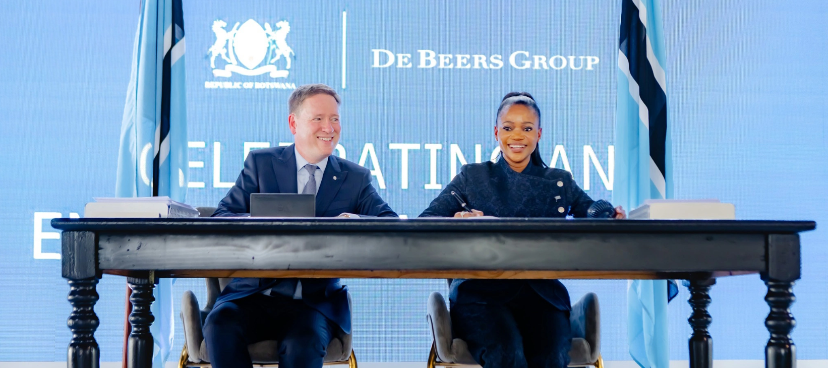 DEBSWANA WITNESSES THE SIGNING CEREMONY OF THE DIAMOND DEAL BETWEEN GVT OF BOTSWANA & DE BEERS GROUP